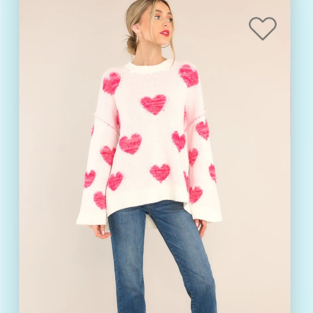 Red dress boutique ALL OVER WHITE & PINK HEART SWEATER